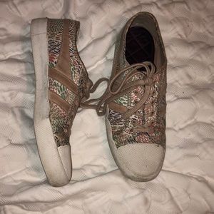 Gola rainbow fish pattern shoes